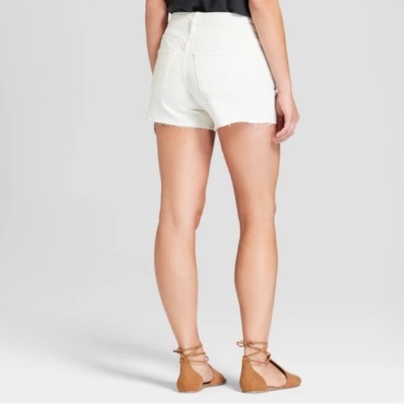 NWT Mid-Rise Raw Hem Midi Jean Shorts in White Size 12/31 - Picture 3 of 12